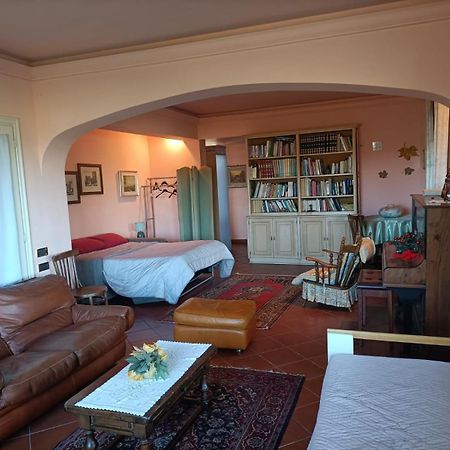 Alloggio Nella Villa Dell'Edera Acqui Terme Bagian luar foto
