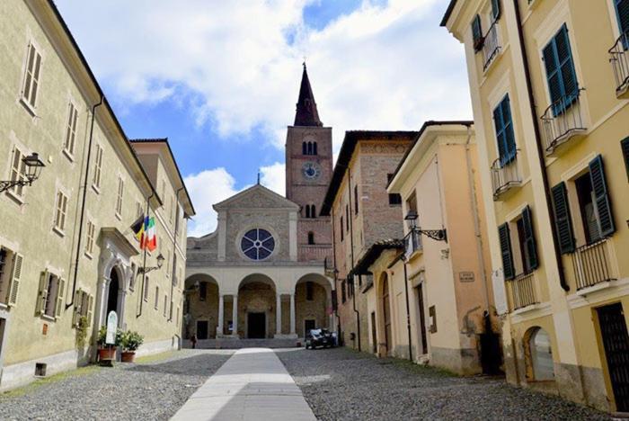 Alloggio Nella Villa Dell'Edera Acqui Terme Bagian luar foto