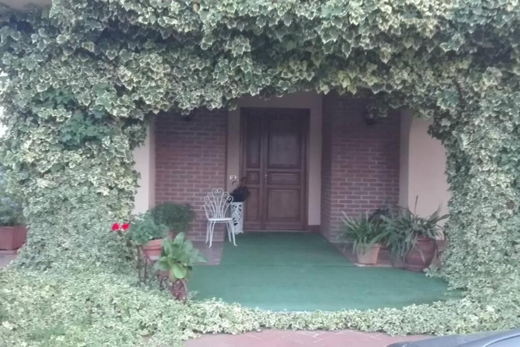 Alloggio Nella Villa Dell'Edera Acqui Terme Bagian luar foto